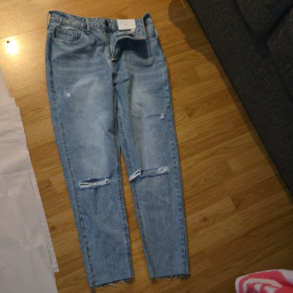 Trendy Ripped Light Blue Jeans